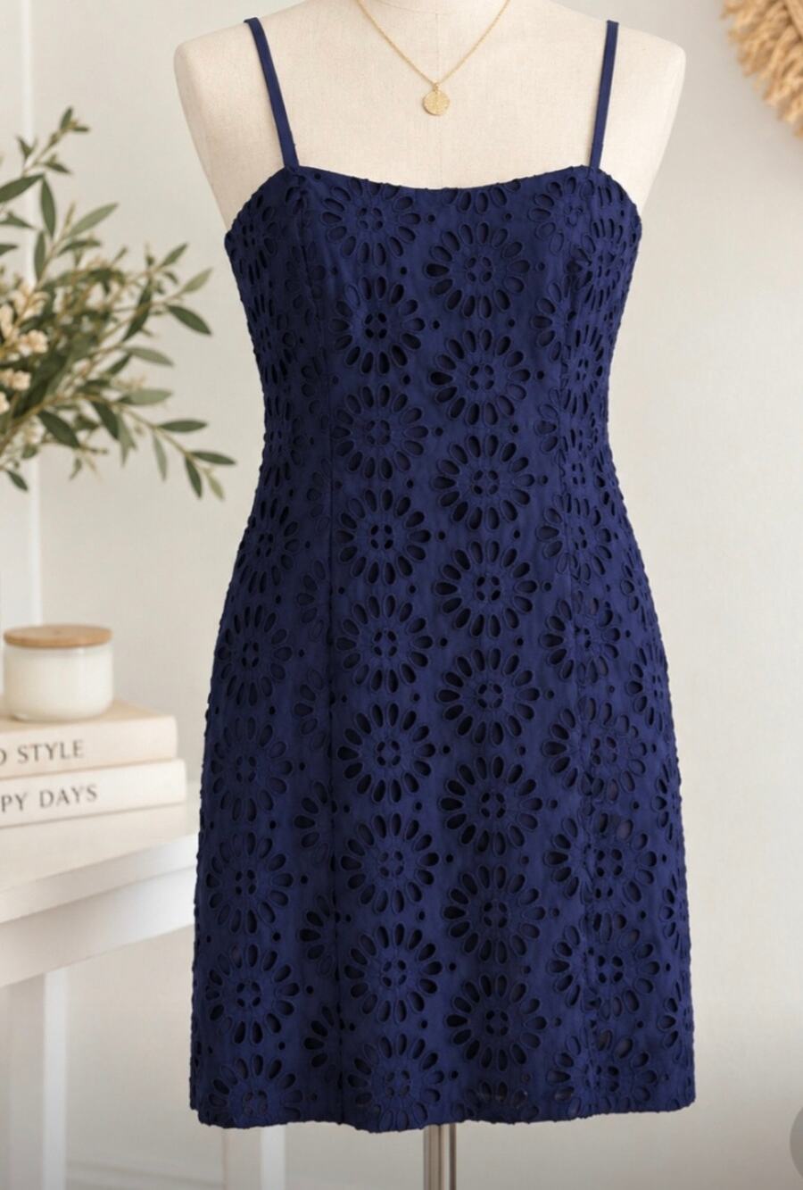Lilly Pulitzer Navy Flower Eyelet Navy Dress 0 NWT